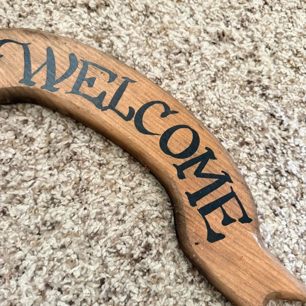 Rustic Wooden Welcome Sign Curved‎ Banner Ribbon Stenciled Wall Decor Brown Wood